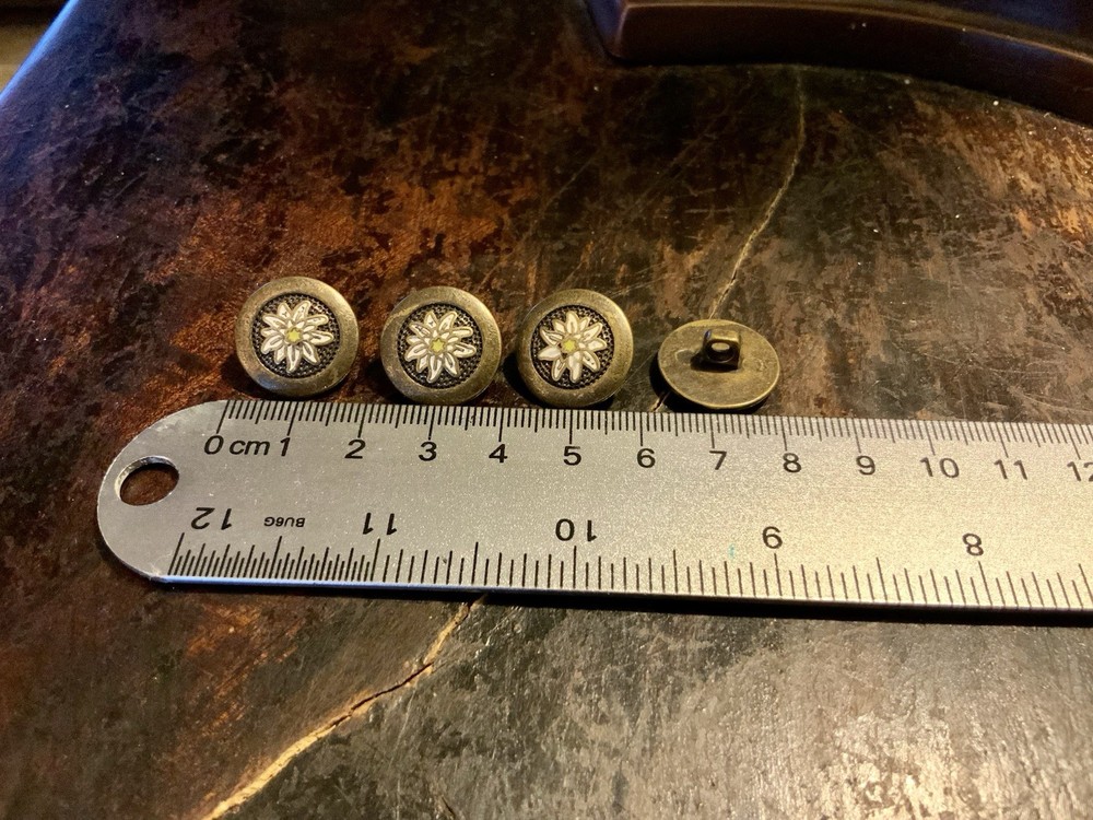 Edelweiss Hand Painted Buttons ( 4 )