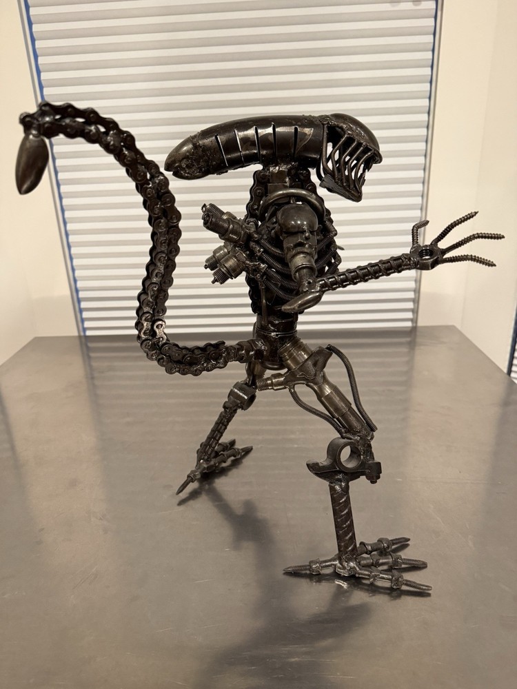 metal sculptures alien