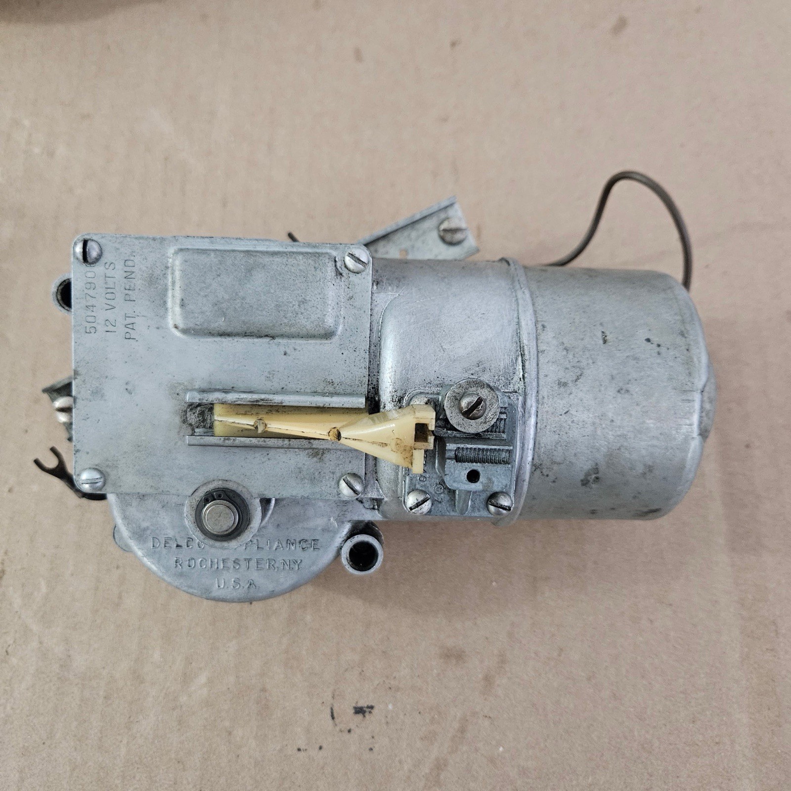 Chevy Delco Electric 2 Speed Windshield Wiper Motor 5047906 *WORKS*