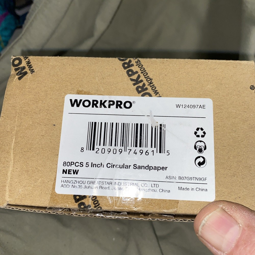 BLACK+DECKER Random Orbit Sander, 5-Inch - BDERO100 Used 1 Time With 80 Disk Box