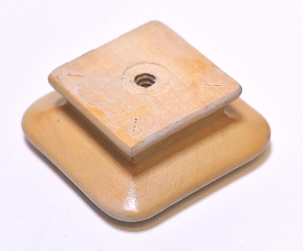 4 VINTAGE MATCHING WOOD 2 X 2 SQUARE DRAWER PULLS