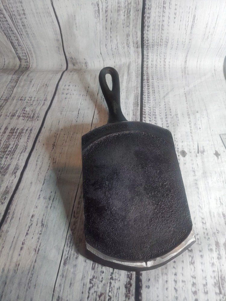 11.5x4 In Rounded Cast Iron Spatula (Burger Press)