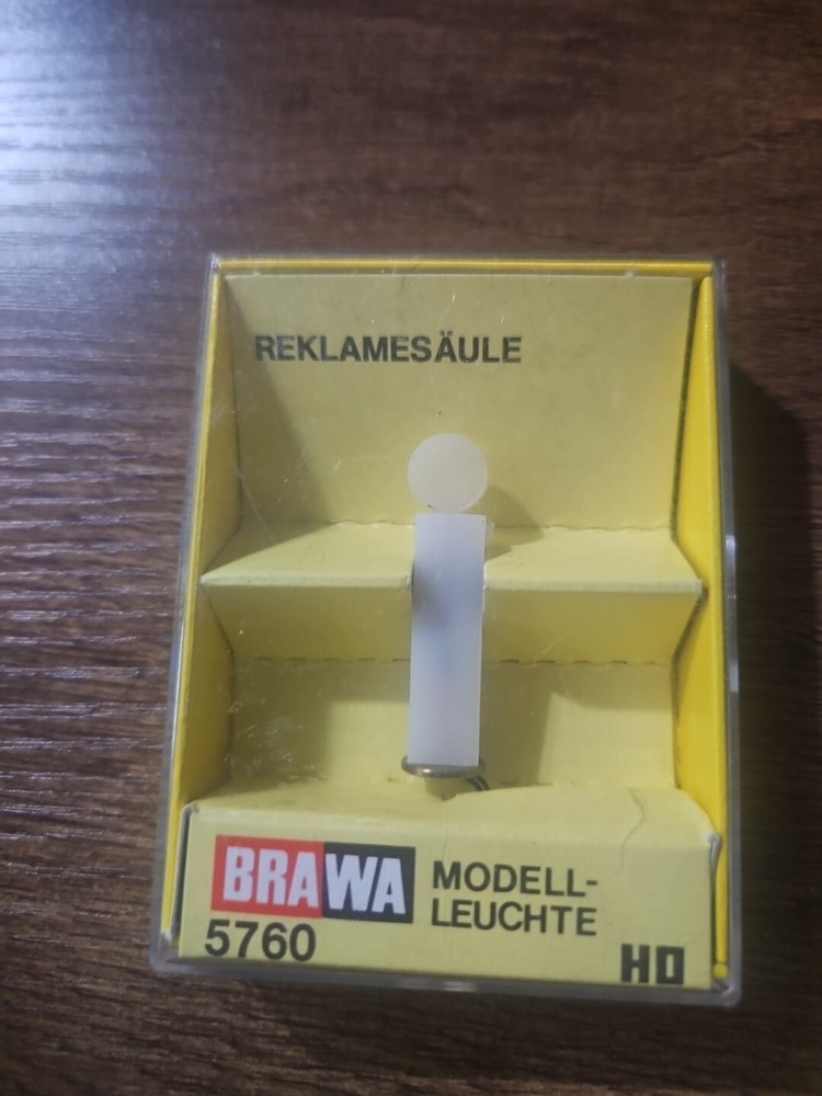 BRAWA 5760 H0 Bus Stop Light Column