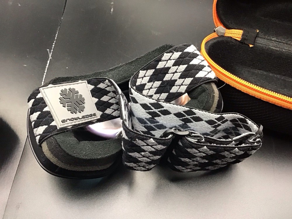 SnowLedge Hard Shell Ski Goggles Zipper Case Plus Goggles