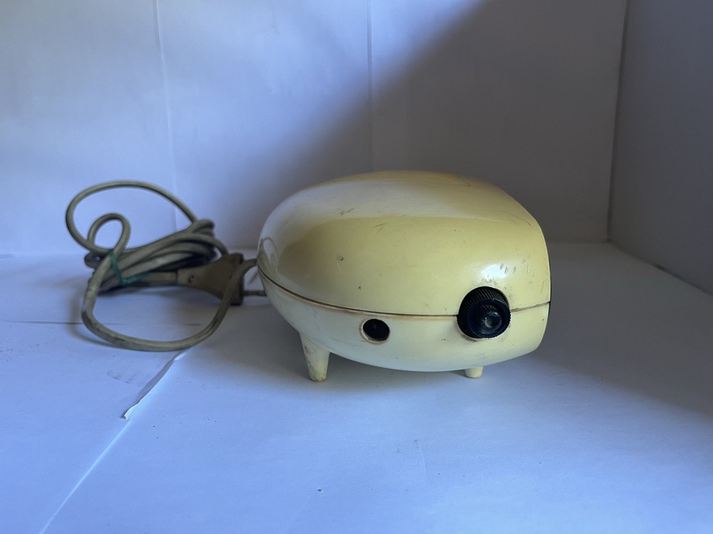 Original Model DC-1600 Plug Digital Clock Radio