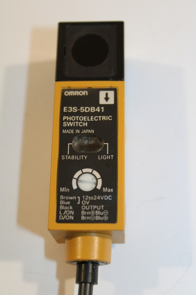 Omron E3S-5DB41 Photoelectric Switch NEW