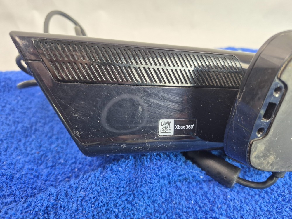 Microsoft 1414 Xbox 360 Kinect Sensor Bar camera Only - Black used