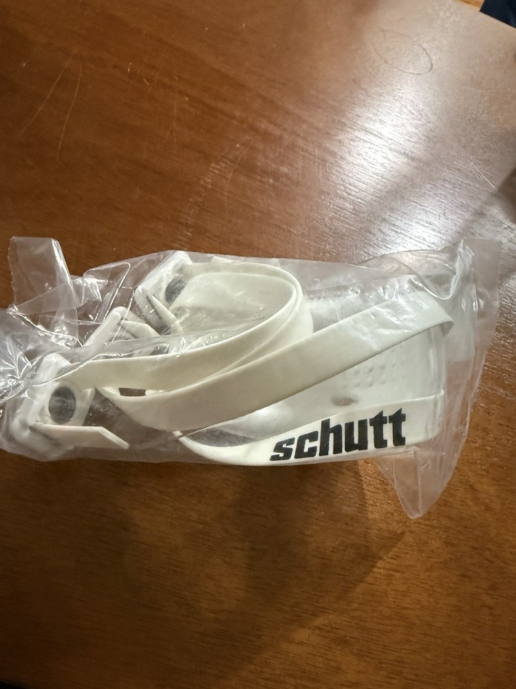 Schutt 4Pt High Chinstrap Pink