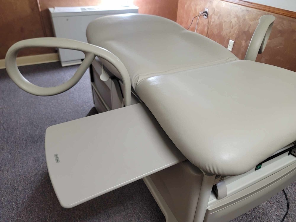 Brewer 6001 High Low Exam Table