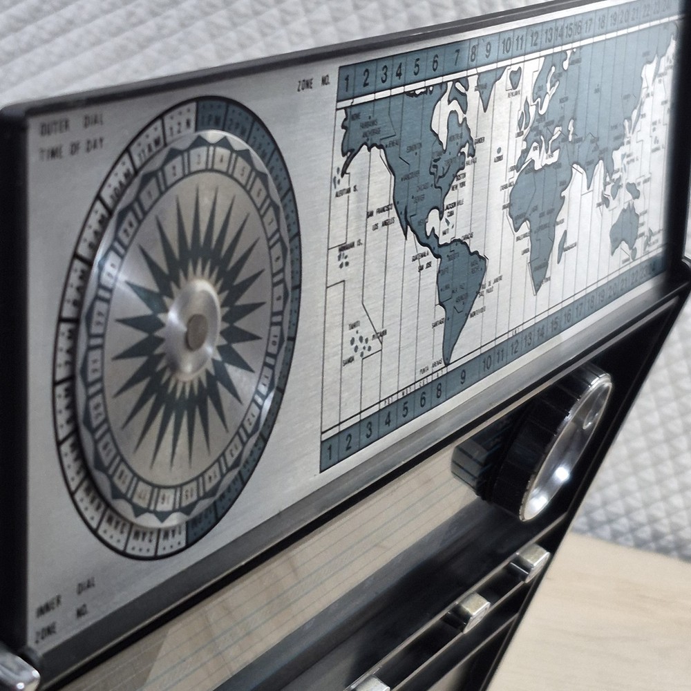 Vintage 70's 1425 Westminster Solid state World Time Ham operators multiband