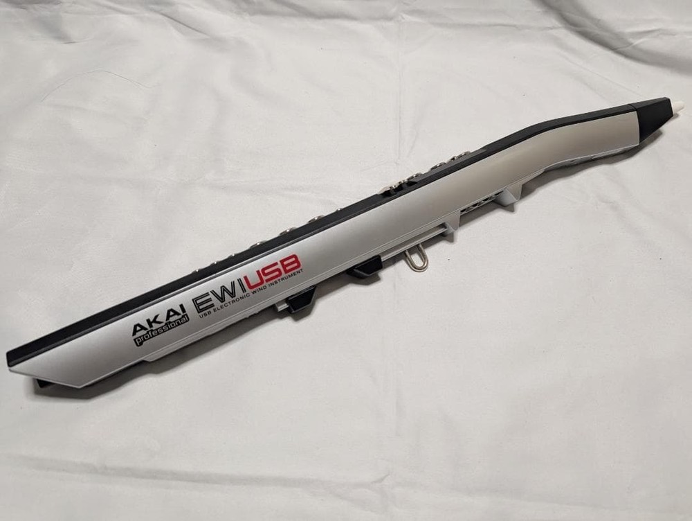 AKAI Professional EWI USB Electronic Wind Instrument Controller w/ Box Strap