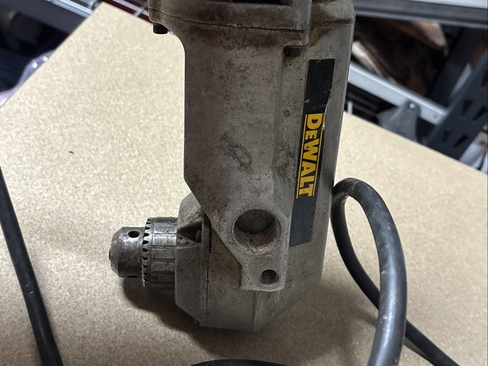 Dewalt Dw124 corded right angle drill!! FREE SHIPPING!! E3