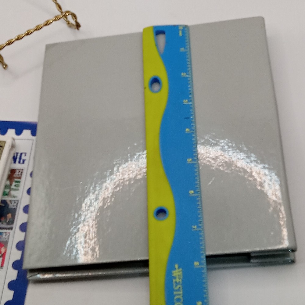 Beginners STAMP COLLECTION Hobby Books Looney Tunes Album Guide World Domestic