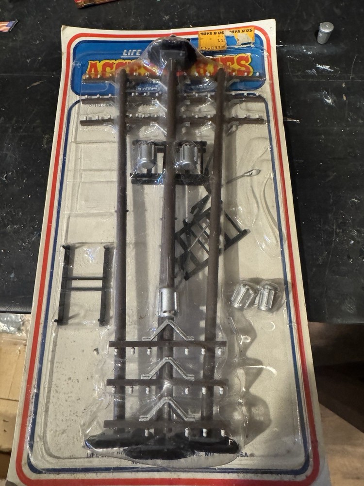 027 Scale Accessories