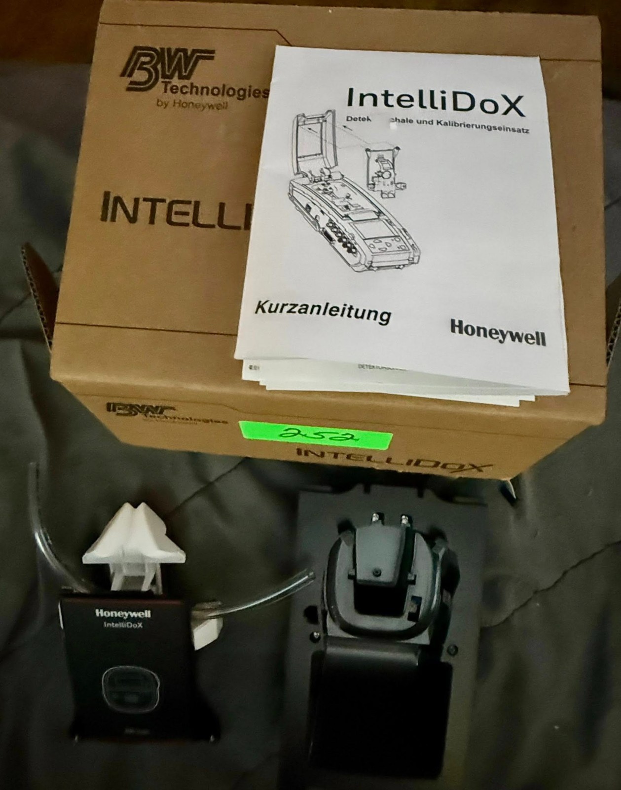 DX-NEST-SOLO Honeywell IntelliDoX Nest for Honeywell BW Solo Docking Station