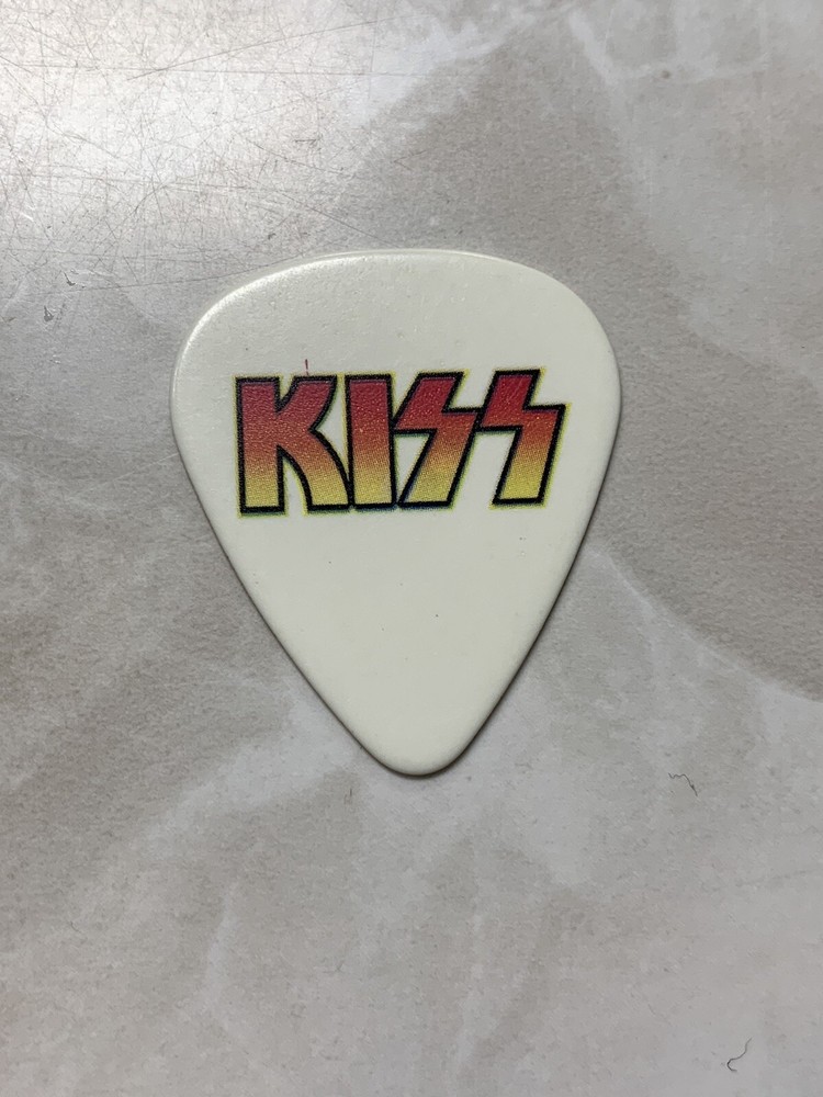 Vintage Guitar Pick KISS Tommy Thayer red/yellow logo guitar pick KISS VTG Pick