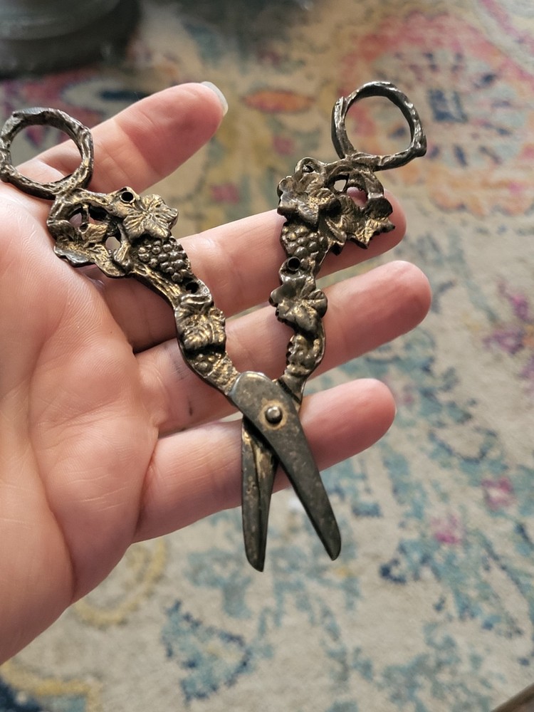 Vintage Silver-plated Grape Shear With Ivy And Grapes