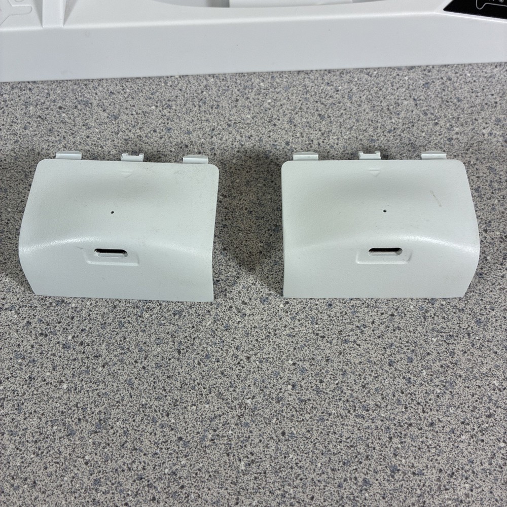 Xbox Series S Vertical Cooling Stand Controller Rechargeable Pack Robot White