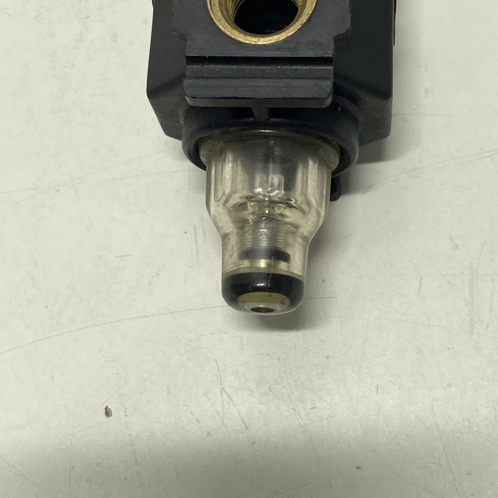 Aro L26121-100 Lubricator NPT 1/4 INLINE opened