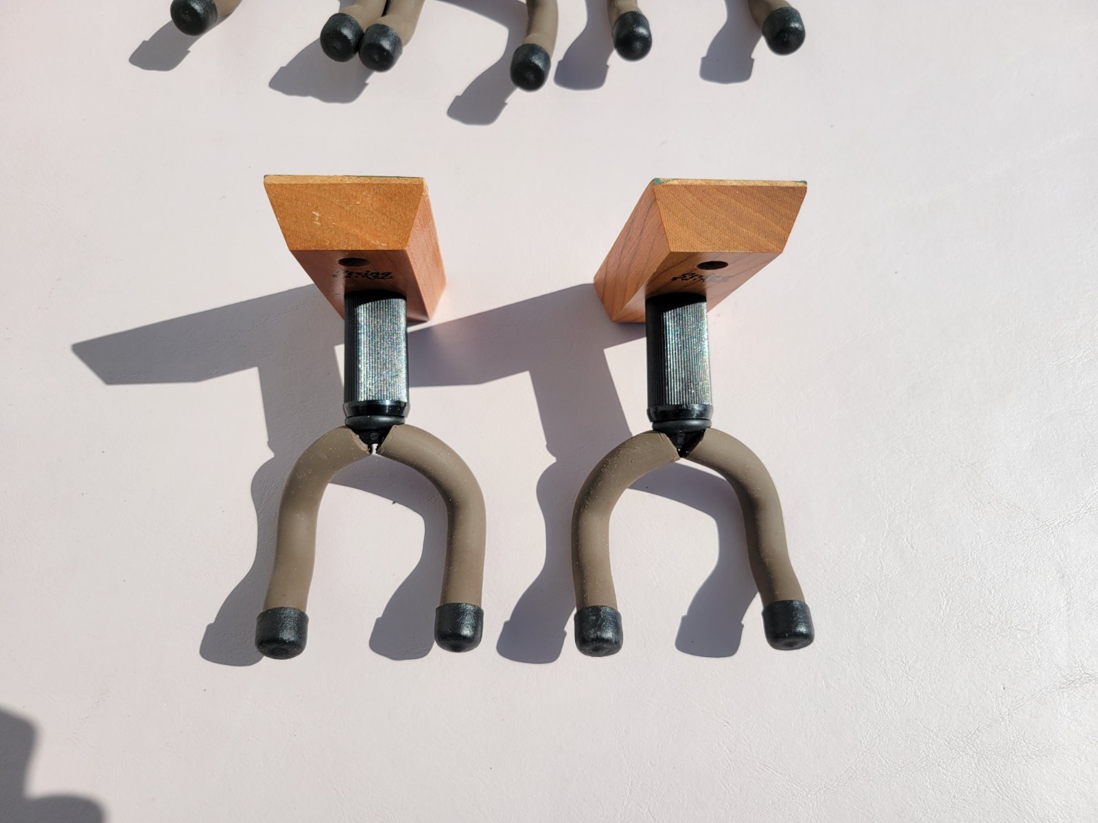 Lot of 10 String Swing CC01 Guitar Hanger Wall Mount Holder with Screws