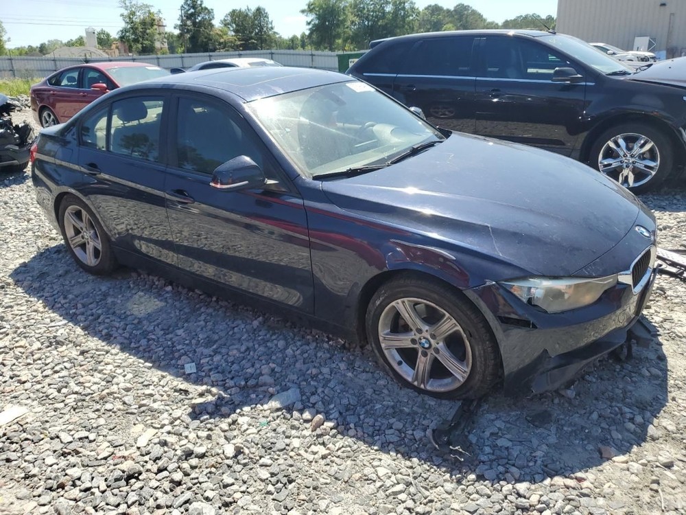 320I 2014 Glove Box 4722780