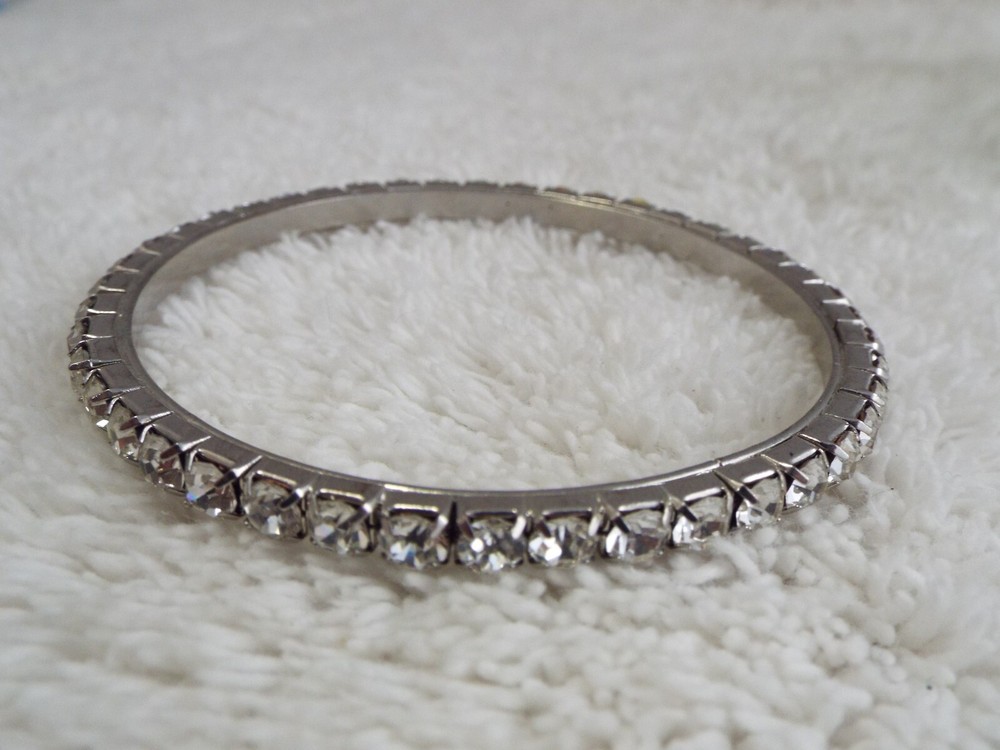 Silvertone Rhinestone Bangle Bracelet (A76)