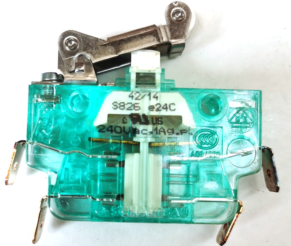 1PC  S826e24c  Snap Action Switch  240VAC