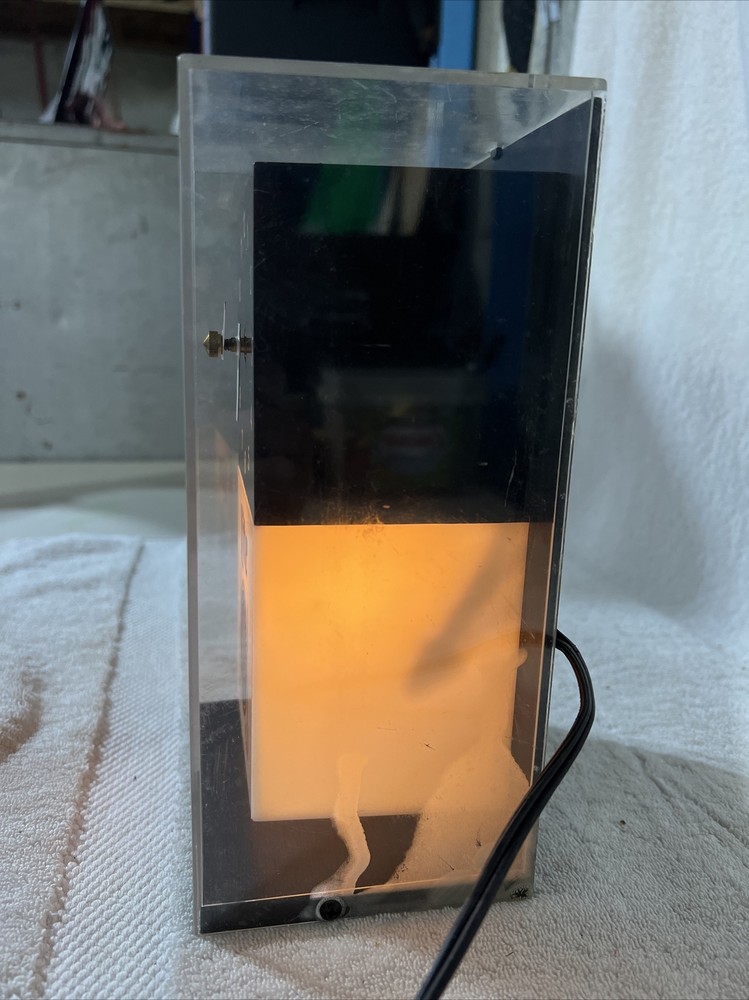 MILLER LITE BEER LIGHT UP CLOCK