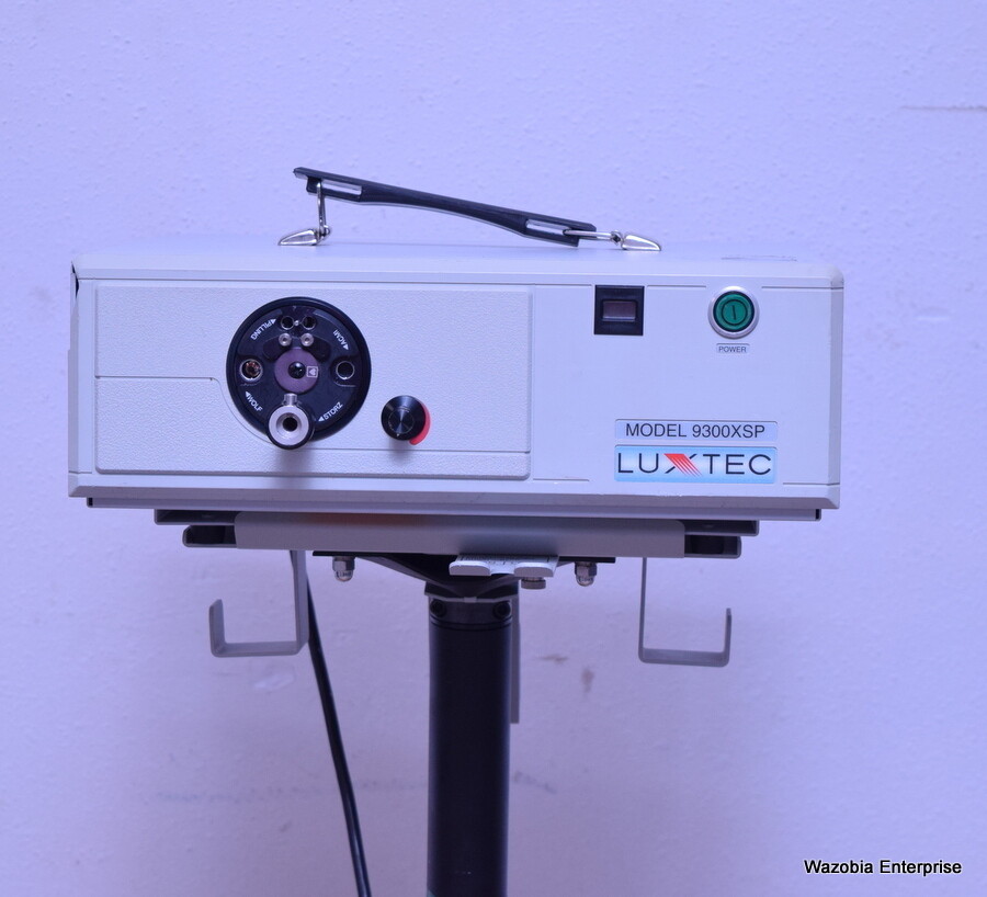 LUXTEC MODEL 9300XSP LIGHT SOURCE FOR ENDOSCOPY