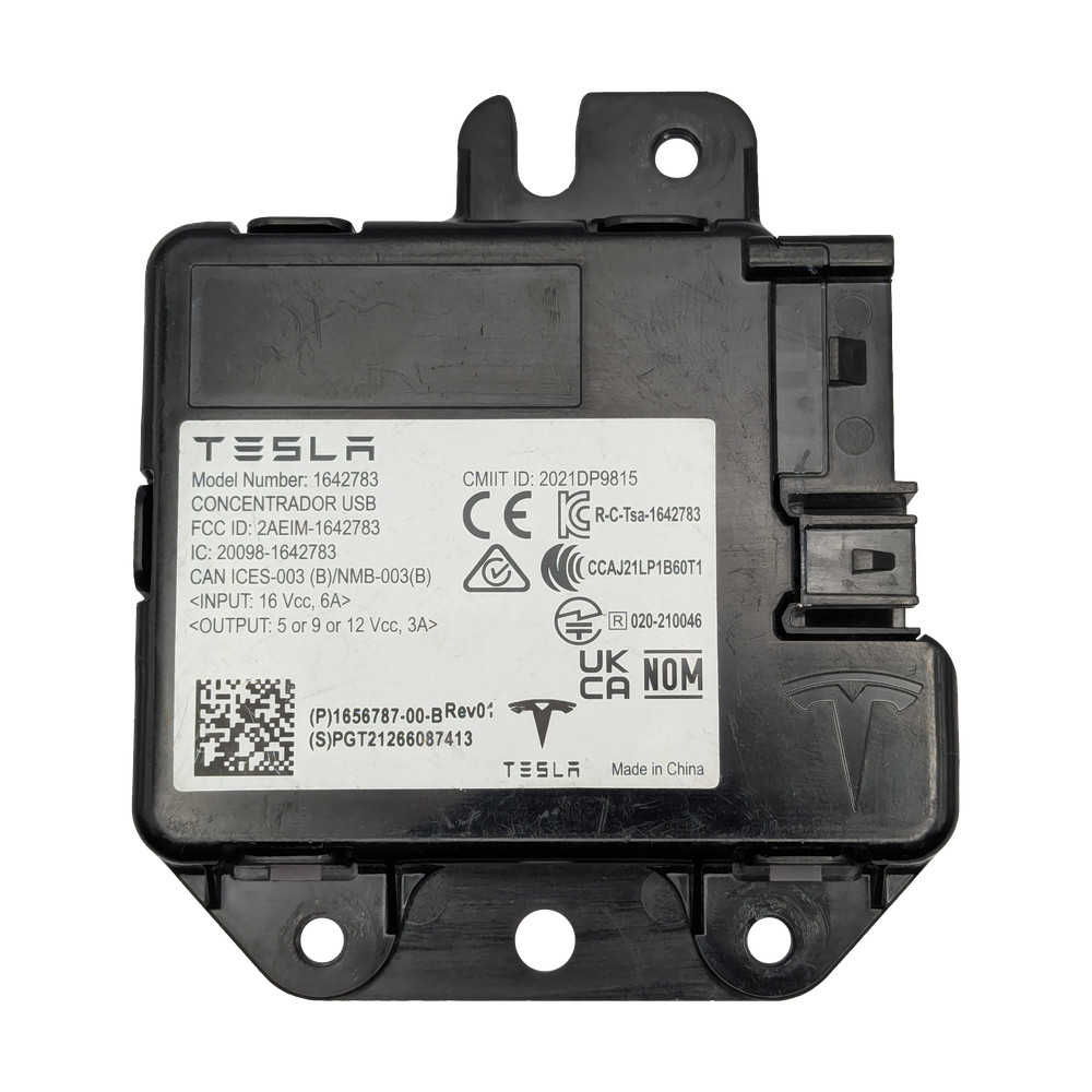 Tesla Model 3/Y USB-C Charging Hub (656787-00-B)