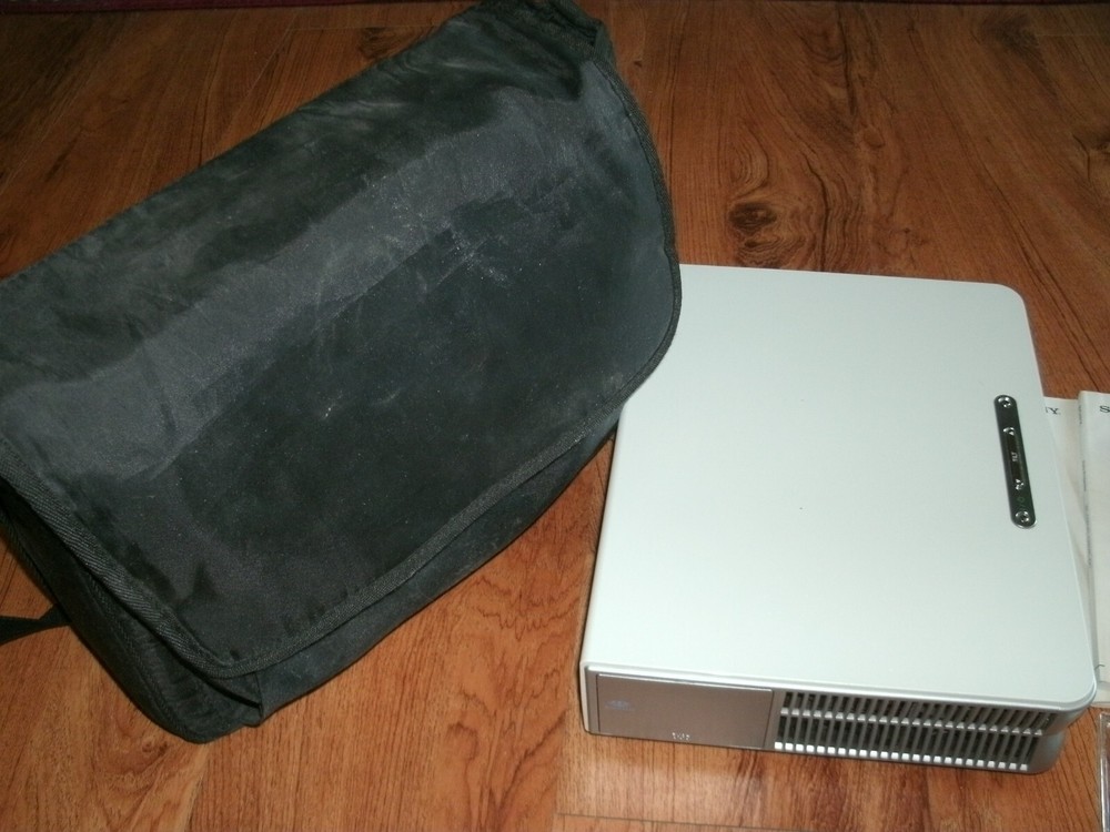 Sony Data Projector VPL-CX6 & Accessories, Excellent Working Condition