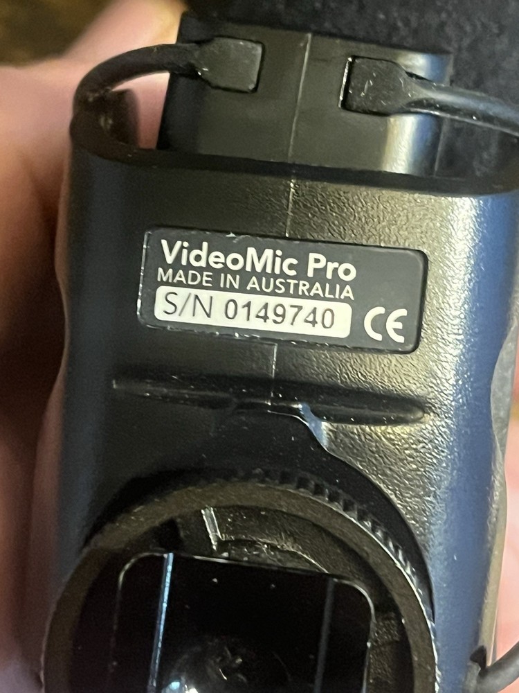 Rode VideoMic Pro. Rode Microphone. No Battery. Please Read