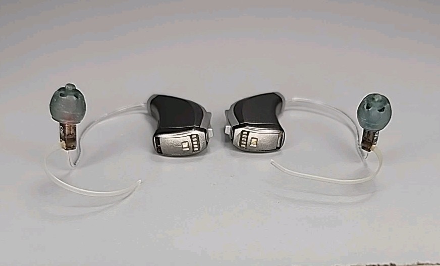 Audibel A2 Platinum Wireless Hearing Aids With Case & Extras