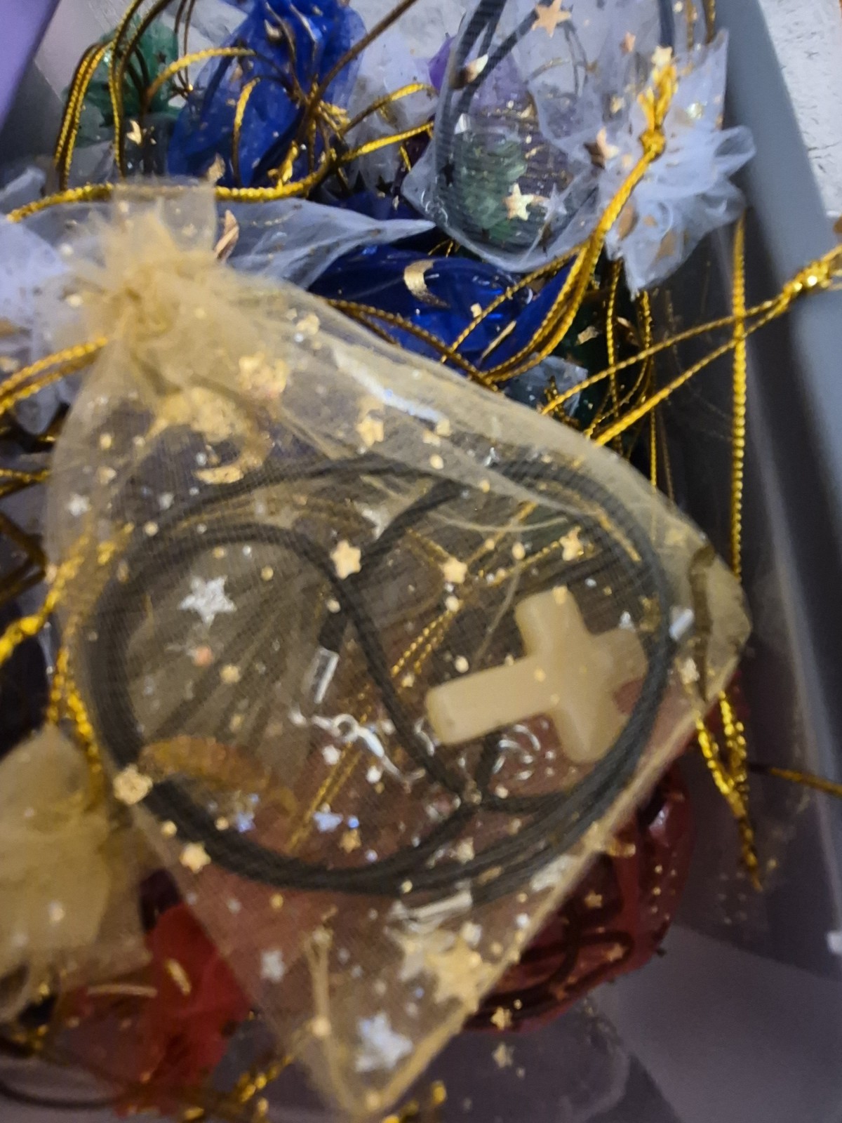 Kids Mystery Scoop + Bonus Toy Surprise/ Fun & Random/ Ages 8-12