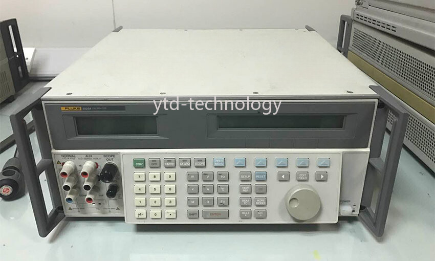 Fluke 5500A Multi-Function Calibrator/