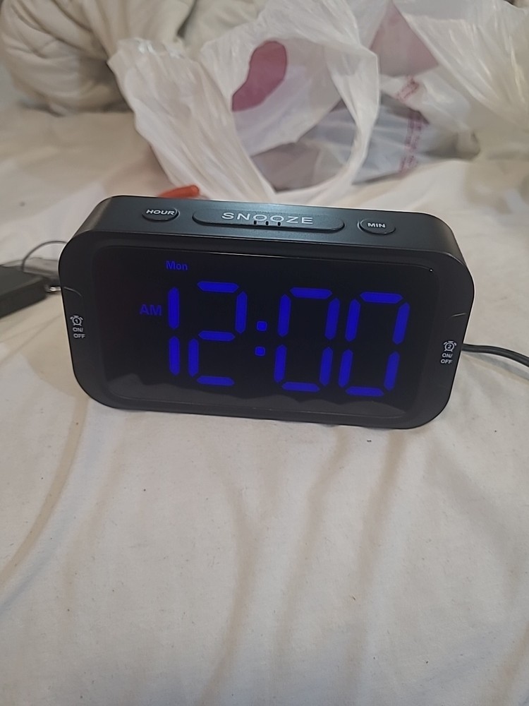 Small Digital Alarm Clock With Adjustable Brightness Loud Double Alarms Snooze