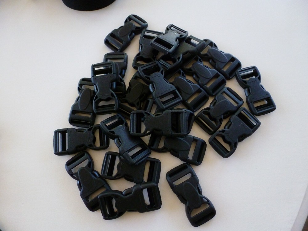 LARGE SELECTION OF INTERLOCKING FASTENERS AND WEBBING