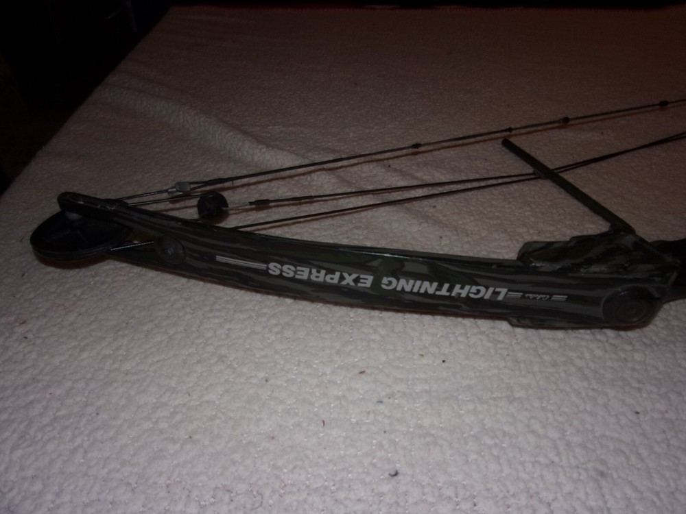 Bear Archery Cabela's Lightning Express Compound Bow