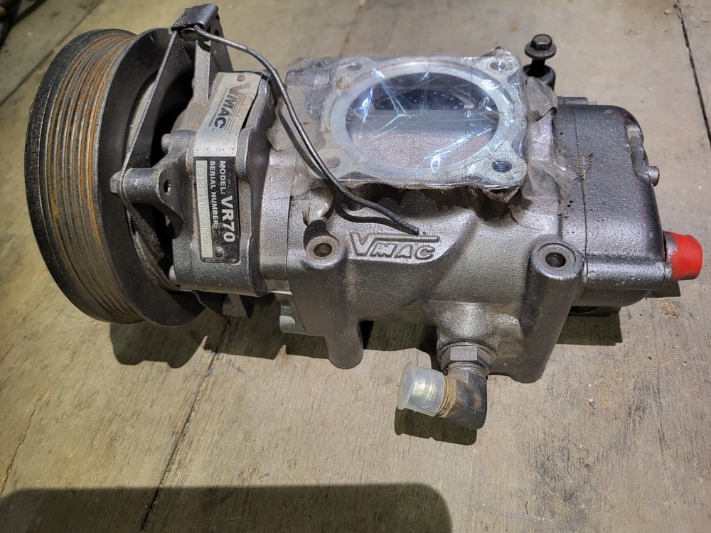 Vmac VR70 screw compressor