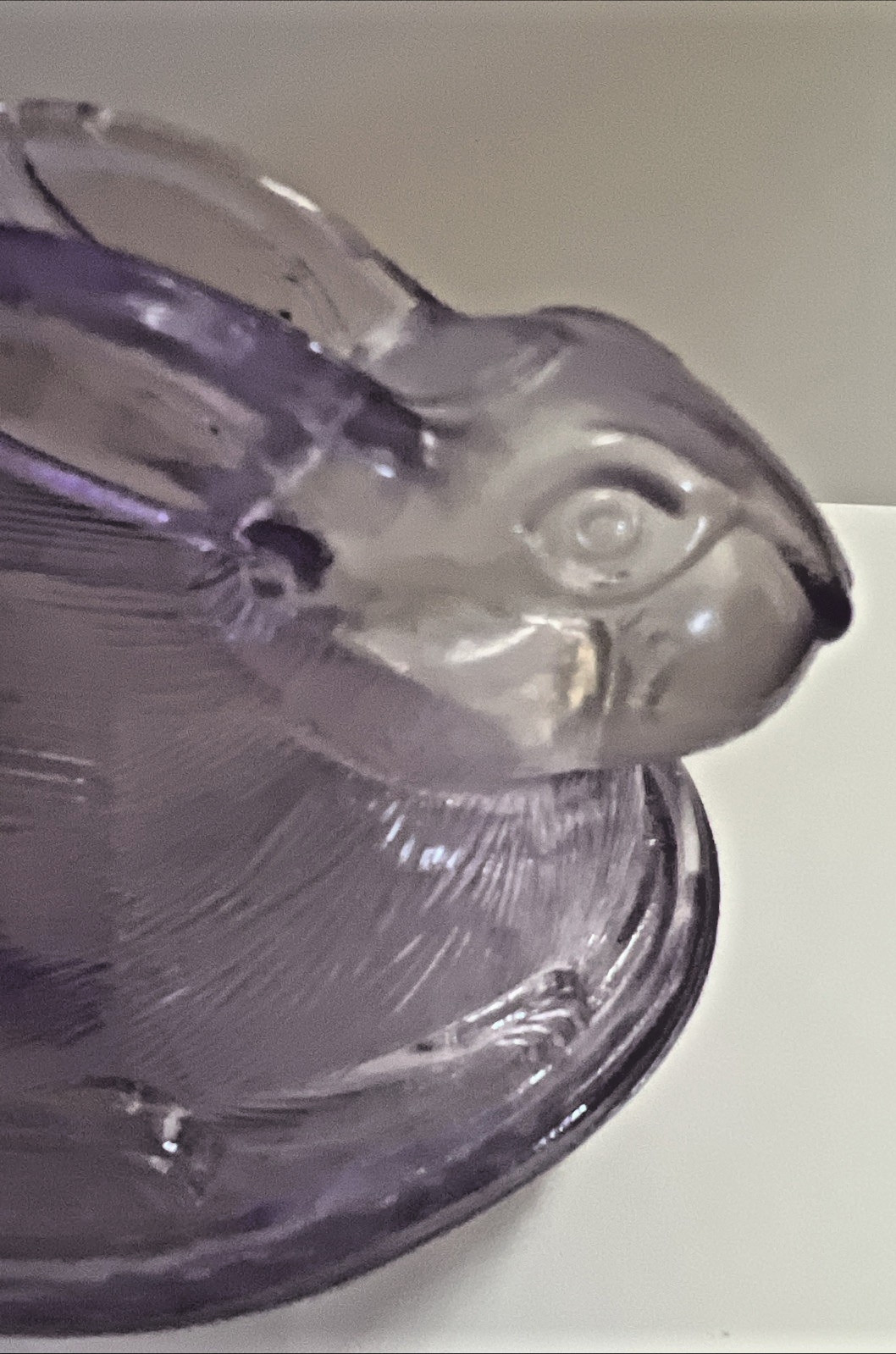 Vintage LE Smith Glass Lavender Purple Bunny Rabbit on Woven Nest 4.5"