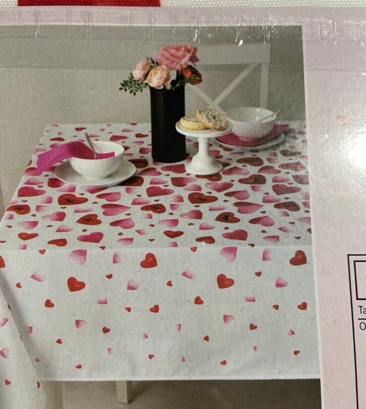 Love Notes 60X104 OBLONG TABLECLOTH