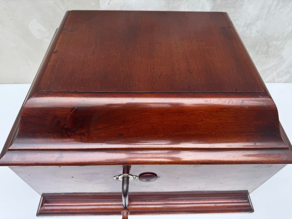 French Phonograph Gramophone Mahogany Tabletop 1920s