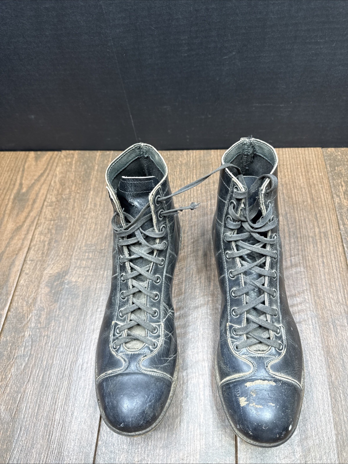 Vintage SPALDING LEATHER 1940s D Spot Bilt Black Football Shoes leather Cleats