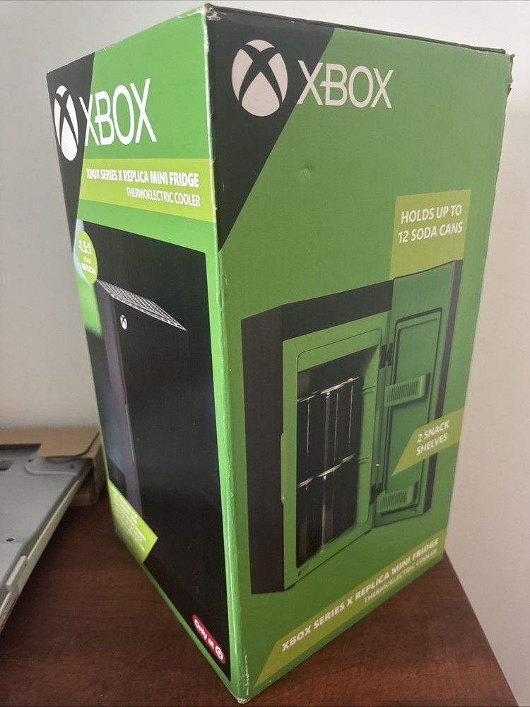 Ukonic Xbox Series X Replica Mini Fridge