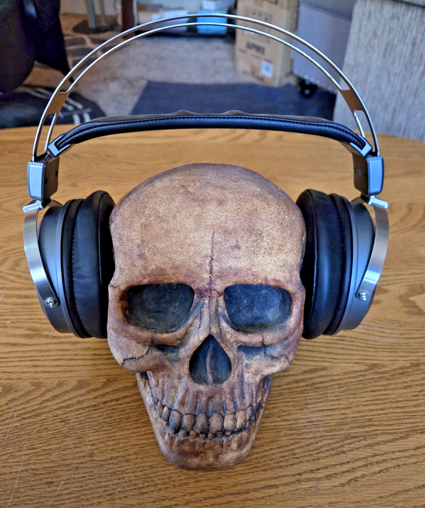 Gaming Headset Stand - Full Skull