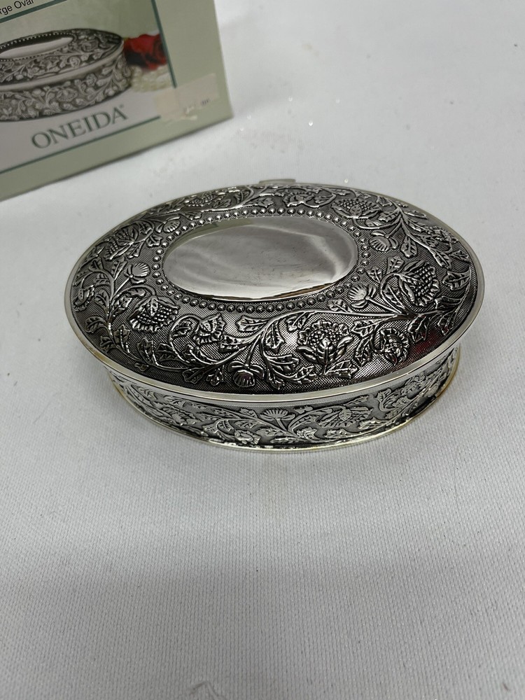 Oneida Keepsake Floral Box, Large Oval