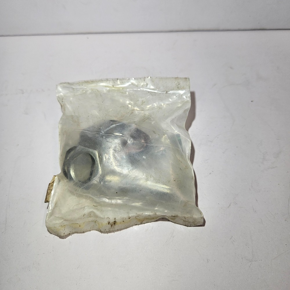 Sullair lockable 90 deg latch pad #02250131-747