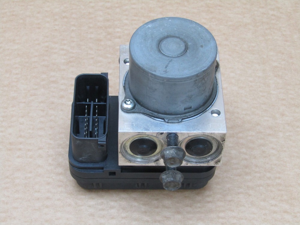 Yamaha YZF R7 2022 ABS pump (15001)