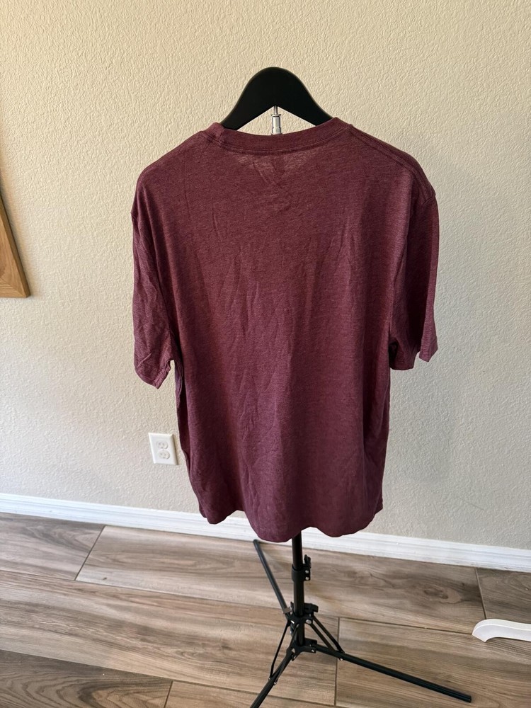 Men’s Burgundy Tee M