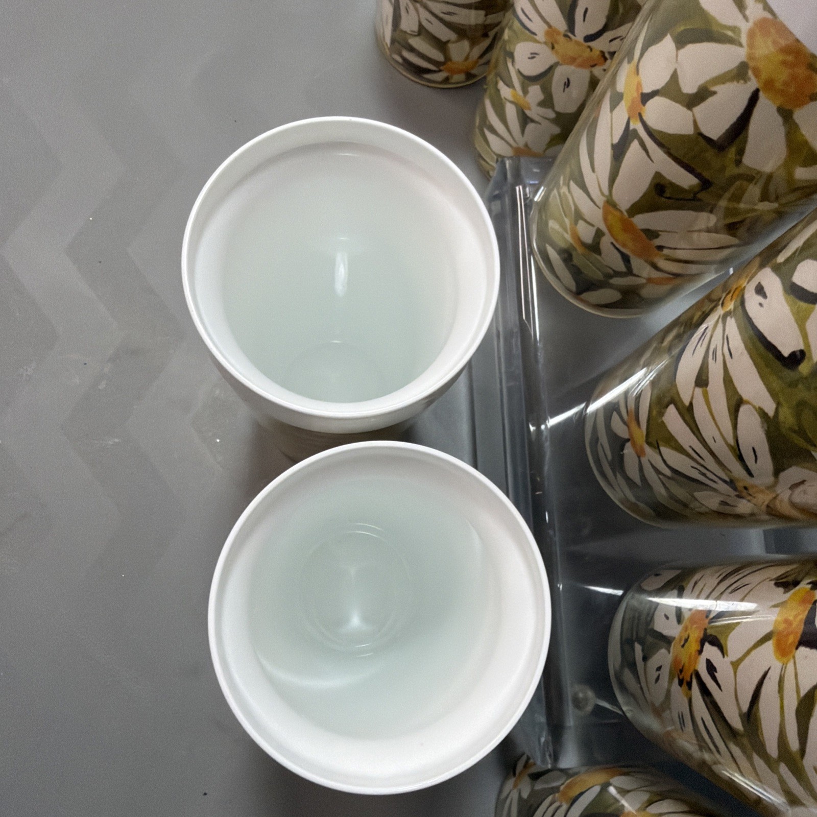 VTG Thermo-Serv West Bend Daisy Tumblers Set of 9 Insulated Plastic 1970s USA